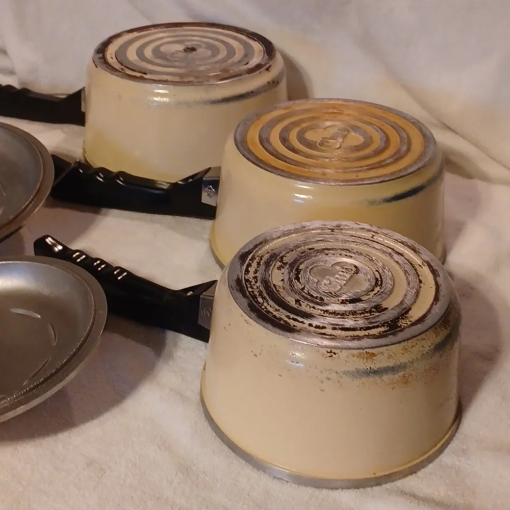 Club Cream Color Cookware Set with Black Handles